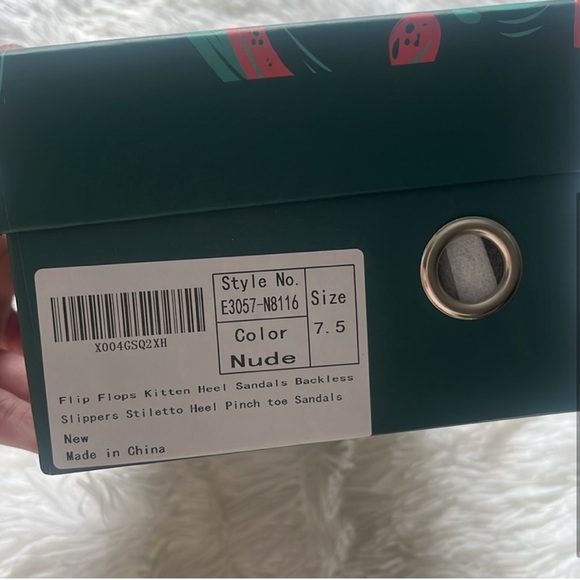 BNIB Nude kitten heels - Picture 4 of 4